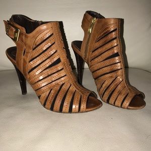 Vince Camuto stiletto Booties brown leather 6